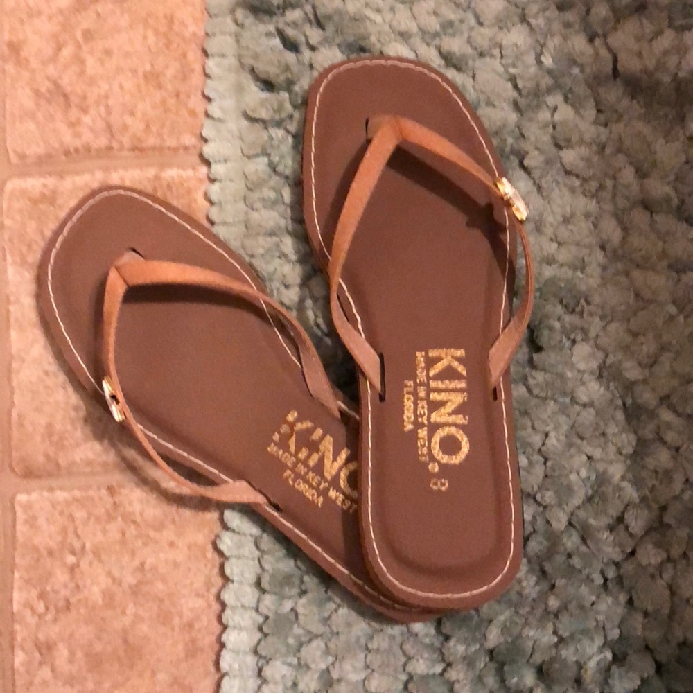 Size 8 tan sandals